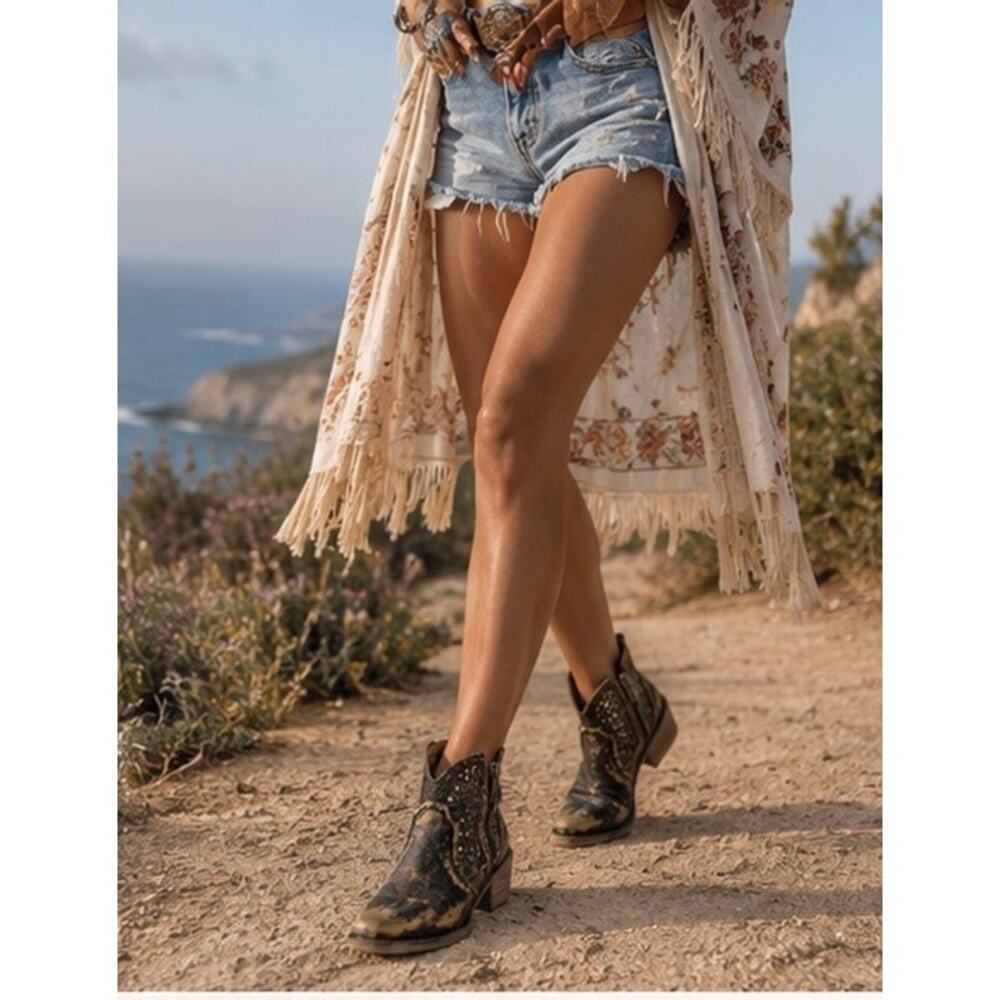 Circle G Ankle Boots Distressed Black Yellow Cutout Zippers Coastal Cowgirl Boho